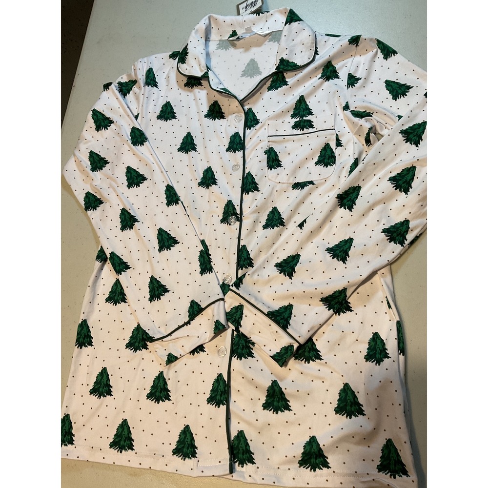 The Royal Standard Christmas Tree Pajama Top Womens Small White Green Sleepwear